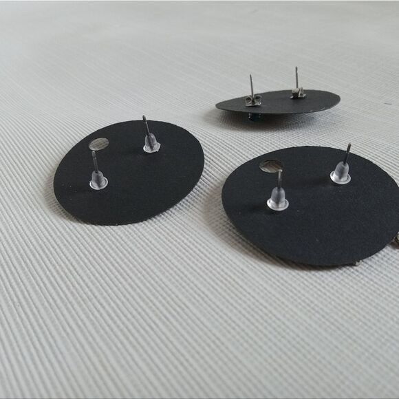 Set of 3 Assorted Silver Toned & Gunmetal Gray Stud Fashion Earrings Bundle - Picture 2 of 8